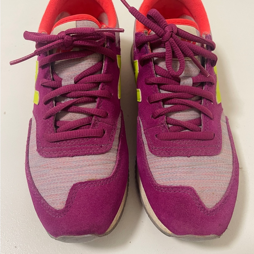 New Balance 620 - Picture 2 of 3